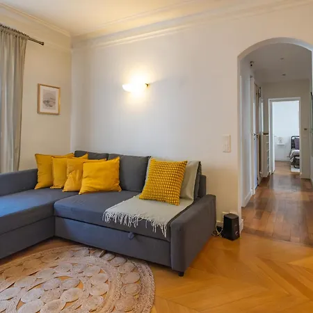 Apartment Spacious For 6 People