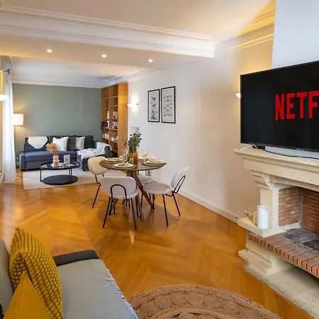 Apartment Spacious For 6 People *
