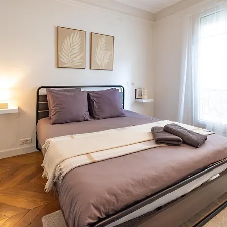 Appartamento Spacious For 6 People Parigi