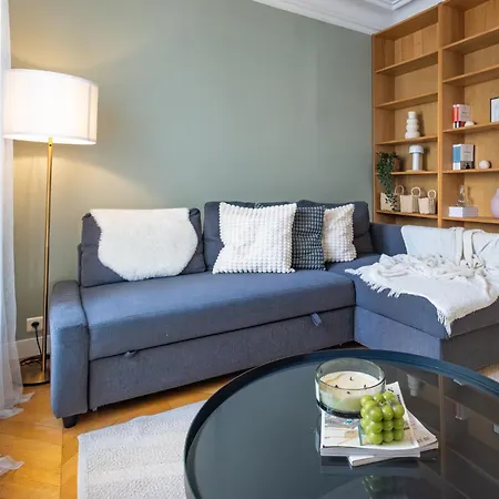 Apartment Spacious For 6 People