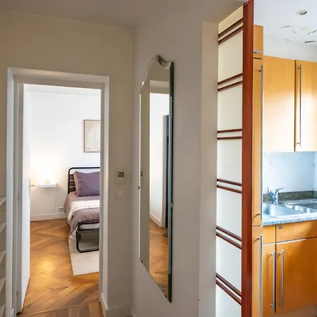 Apartment Spacious For 6 People